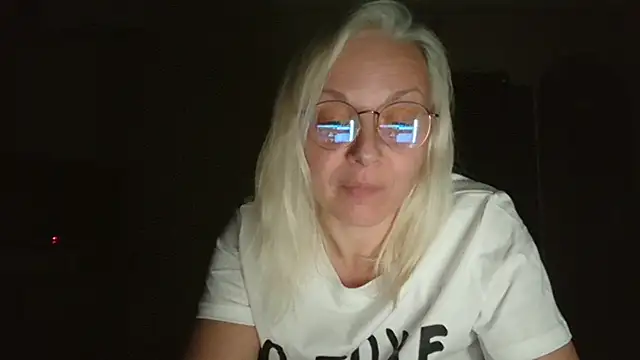Linsy_Kim Adlı Modelin Canlı XXX Sohbeti