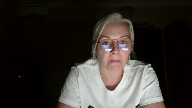 Linsy_Kim élő XXX-chatje