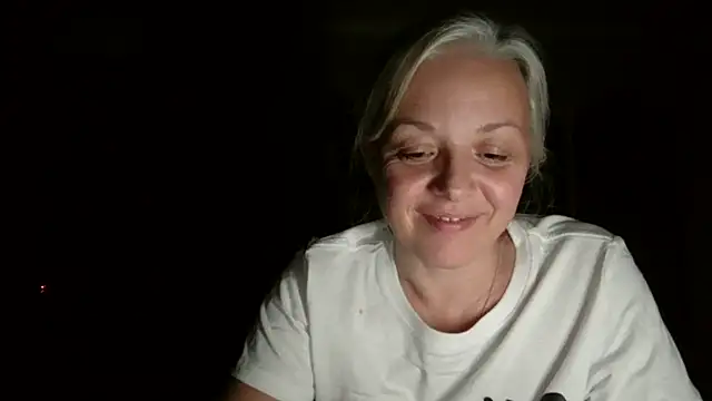 XXX chat uživo modela Linsy_Kim
