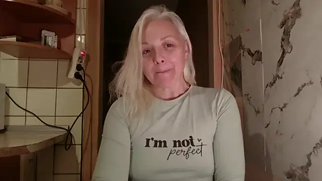 XXX chat uživo modela Linsy_Kim