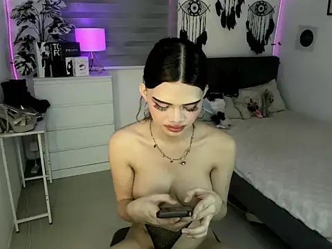 tstoni_talks' Webcam Show