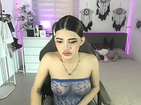 tstoni_talks Show in webcam