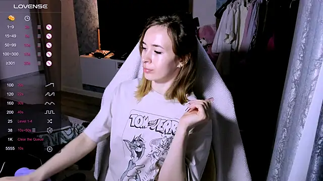 ZoyaMill's Live XXX Chat