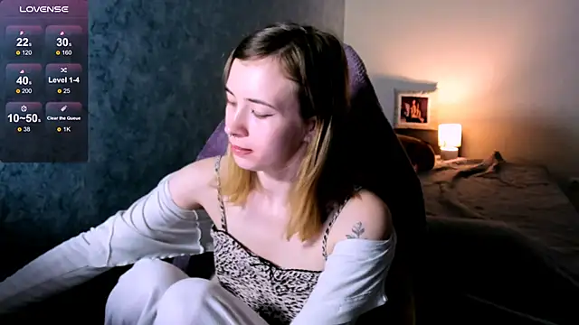 ZoyaMill's Live XXX Chat