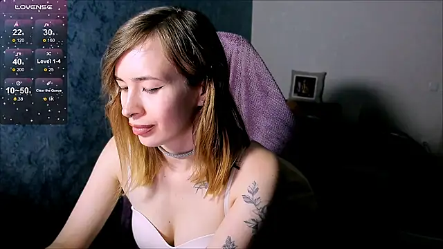 ZoyaMill's Live XXX Chat