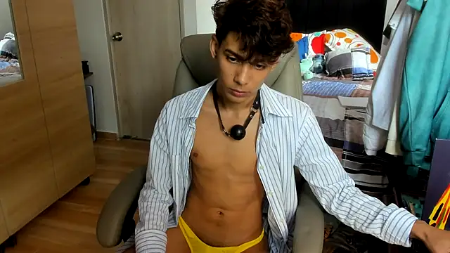 AliottTwink Pertunjukan Webcam