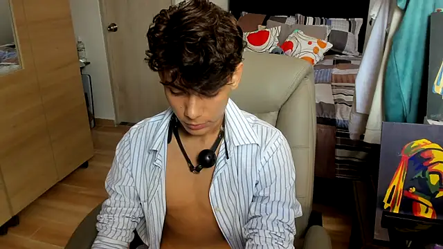 Show modela AliottTwink na web-kameri