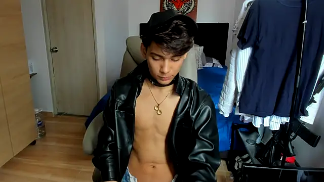 AliottTwink Webcamshow