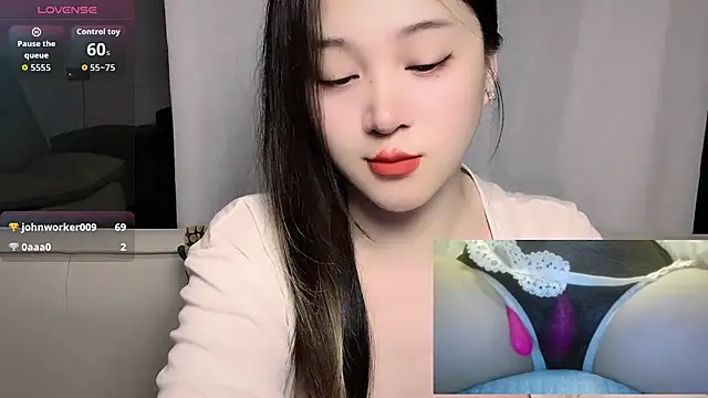 XXX chat uživo modela woaiqinqin
