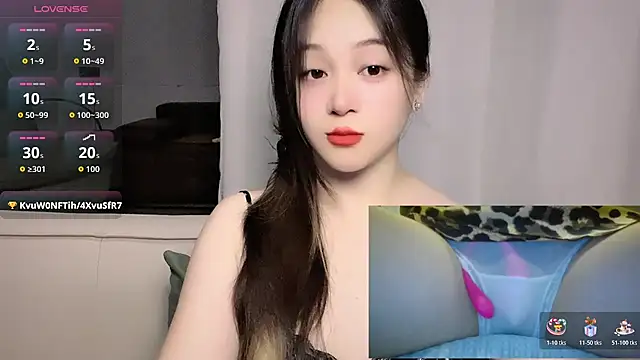 woaiqinqin Adlı Modelin Canlı XXX Sohbeti