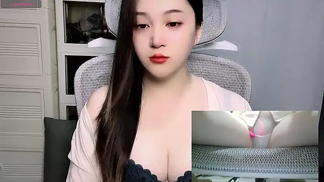 woaiqinqin Chat XXX in diretta