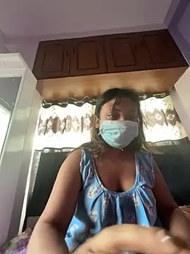 Yourhornynightmare Show in webcam