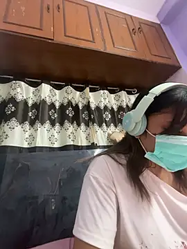 Yourhornynightmare webcam show