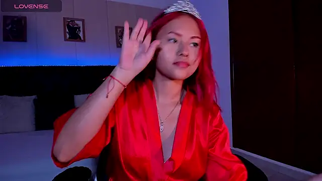 הופעת וובקאם של MAYASMITH__