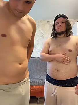 desiredude9: διαδικτυακό σόου στην κάμερα