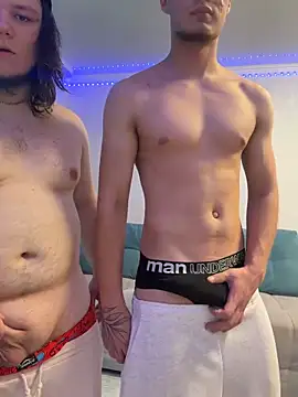 desiredude9 webcam show