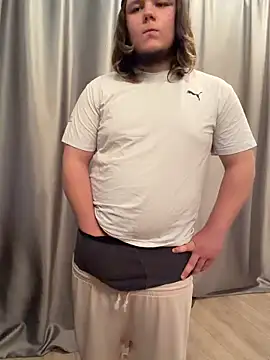 desiredude9 Show in webcam