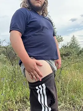 desiredude9 Show in webcam