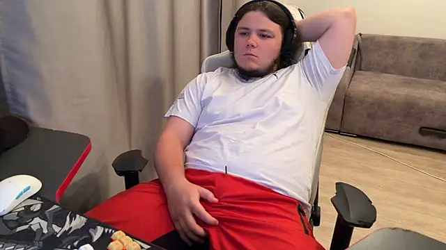 desiredude9 Show Webcam