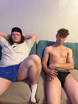 desiredude9 webcam show
