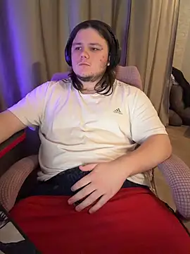 desiredude9 Show in webcam