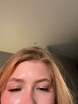 _Leya_ élő XXX-chatje
