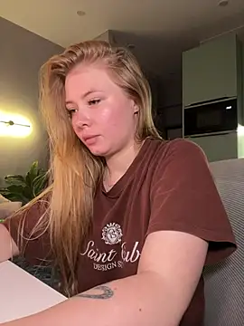 _Leya_ Adlı Modelin Canlı XXX Sohbeti