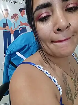 Chatroom XXX en direct de MAYE__13