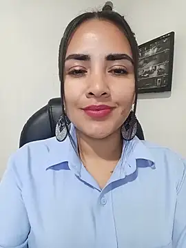 Show modela MAYE__13 na web-kameri
