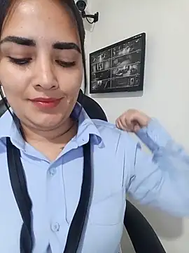 MAYE__13 Chat XXX in diretta