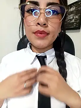 Show de MAYE__13 na webcam