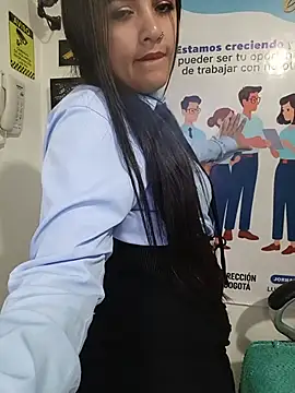MAYE__13 Show Webcam