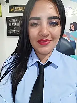 Show modela MAYE__13 na web-kameri