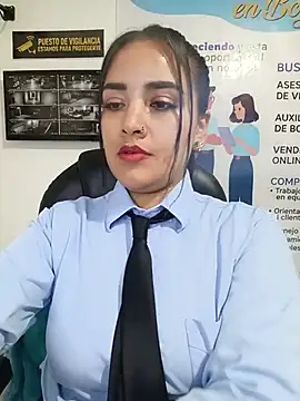Pokazy przed kamerką – MAYE__13