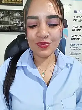 Show de MAYE__13 na webcam