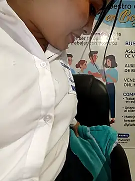 MAYE__13 Pertunjukan Webcam