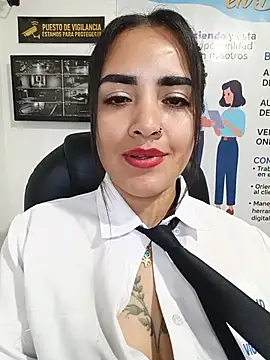 Czat XXX na żywo – MAYE__13