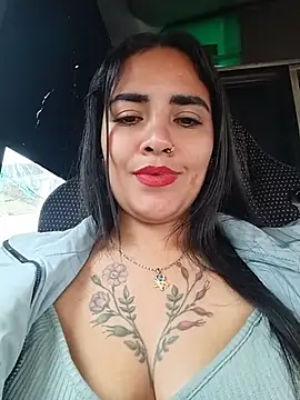 MAYE__13 Pertunjukan Webcam