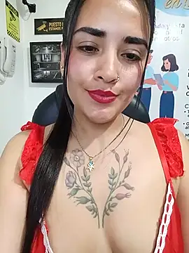 MAYE__13 Adlı Modelin Canlı XXX Sohbeti