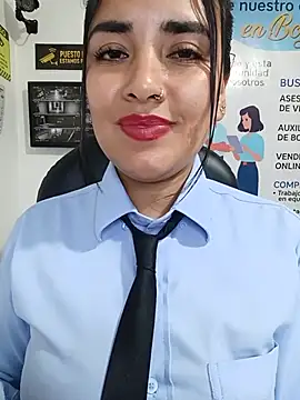 Show modela MAYE__13 na web-kameri