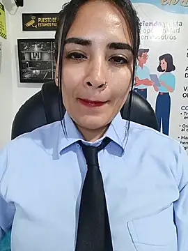 MAYE__13 Pertunjukan Webcam