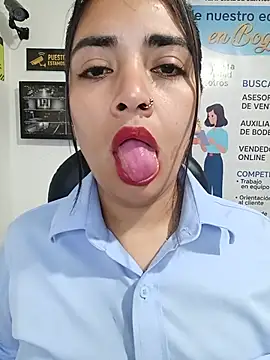 MAYE__13 webcam show