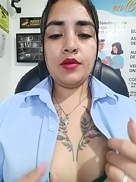 MAYE__13 Webcam show