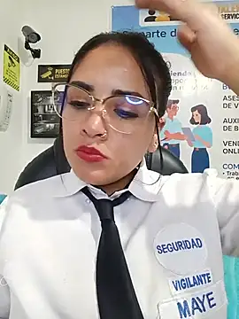 Show de MAYE__13 na webcam