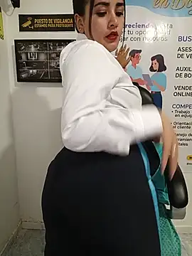 Czat XXX na żywo – MAYE__13