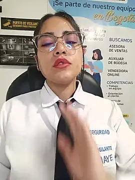 MAYE__13n Webbikameraesitys
