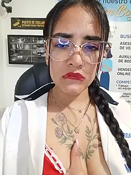 MAYE__13 Adlı Modelin Web Kamerası Şovu