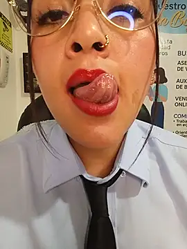 MAYE__13's Webcam Show