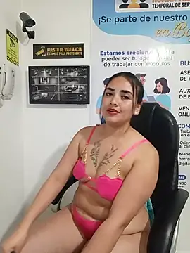 MAYE__13 Pertunjukan Webcam