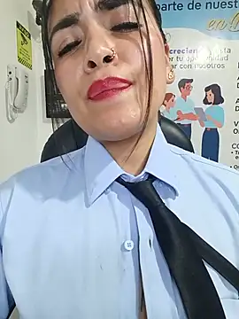 Show de MAYE__13 na webcam